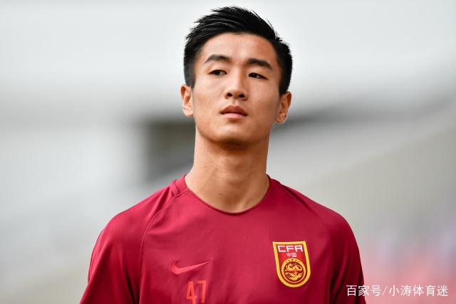 马拉加租借那不勒斯中场卡尤斯特，带有买断条款
